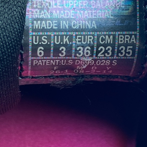 Skechers Memory Foam shoes. - Picture 7 of 8